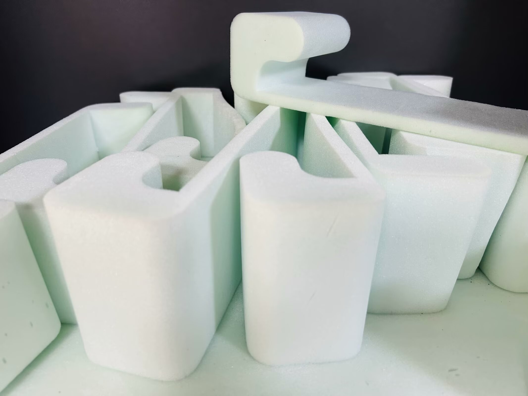 ZCCUTTER 振动刀切割机 — 客户现场切割效果展示
