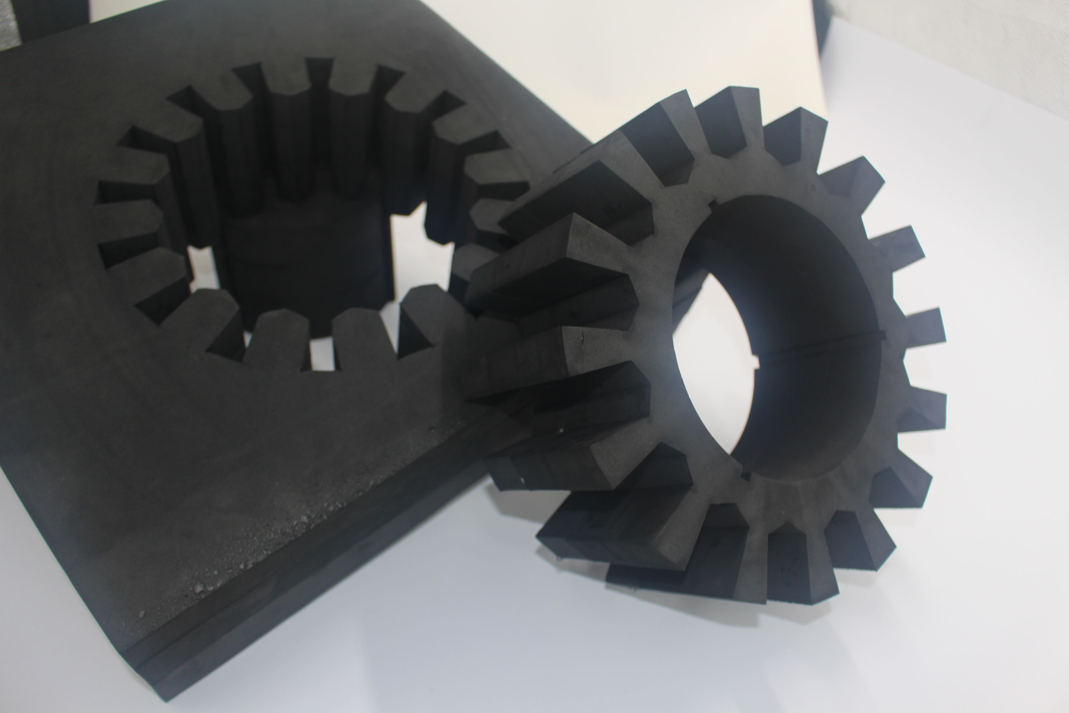 zccutter 100mmEVA 齿轮组件精密模切特写 - 数字切割机