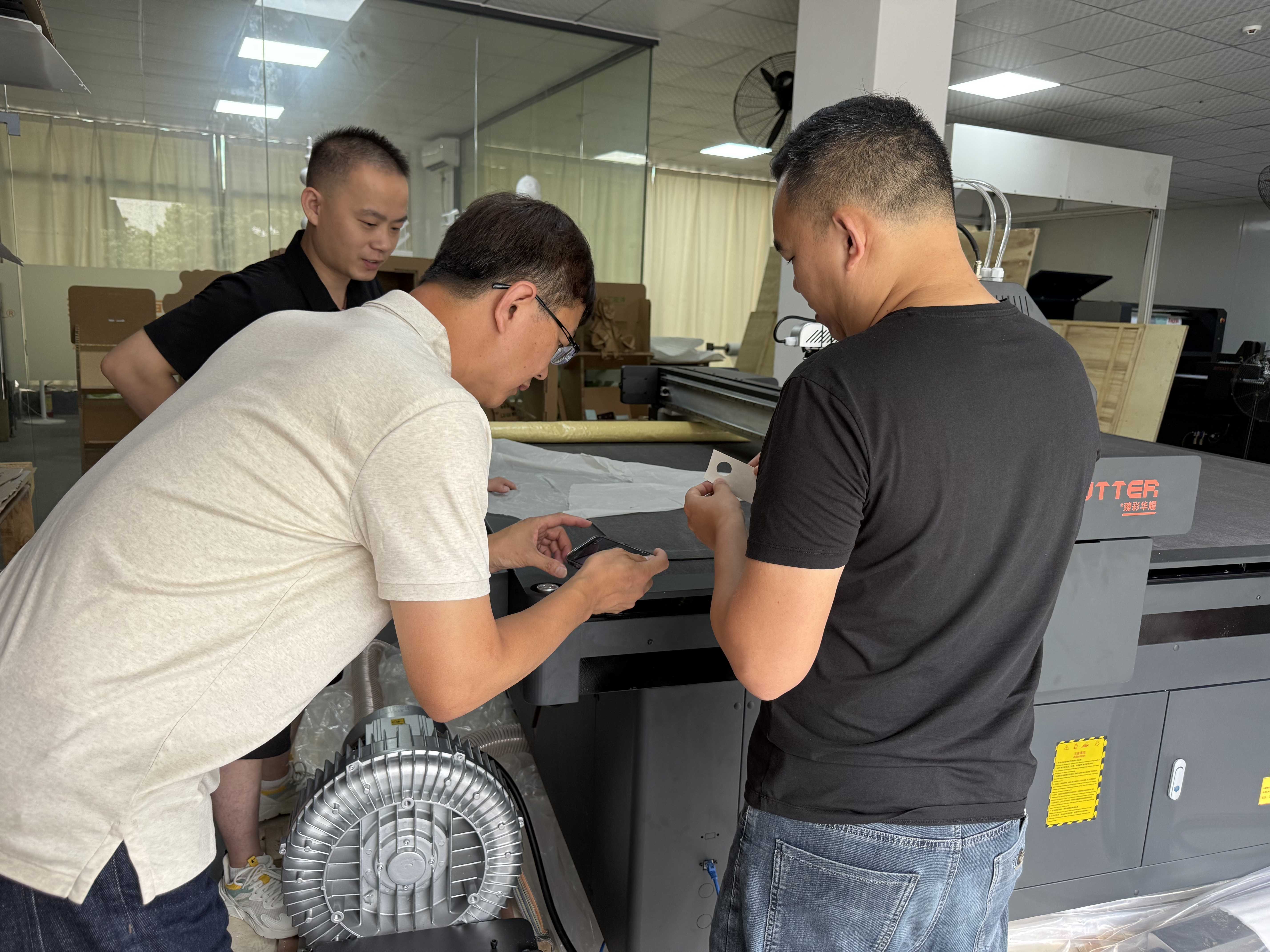 芳纶纤维布无热损伤裁切方案 台湾新材料厂商来料试样验收 二次复购 - 成品效果展示
