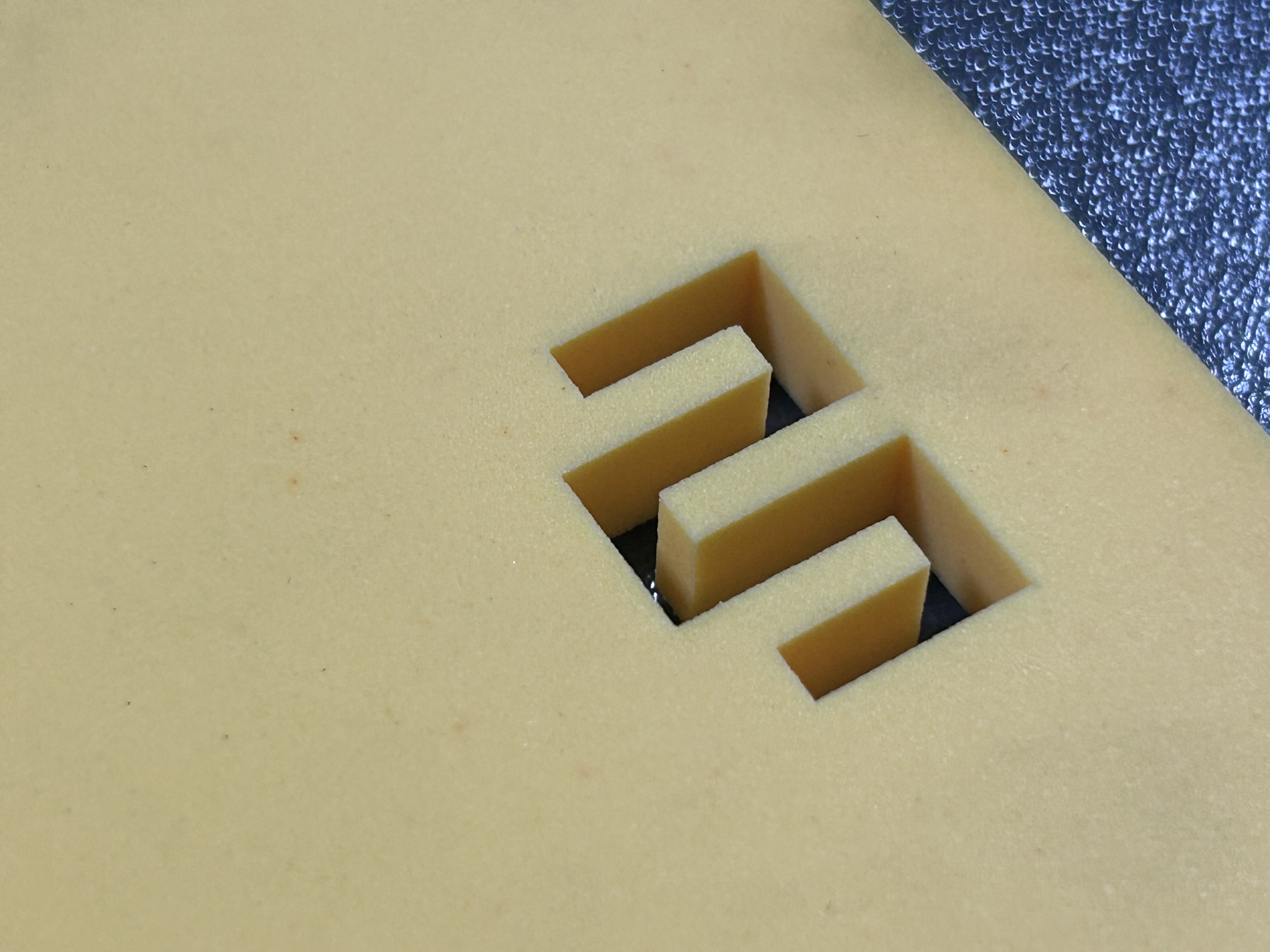 ZCCUTTER 振动刀切割机海绵精密切割作业