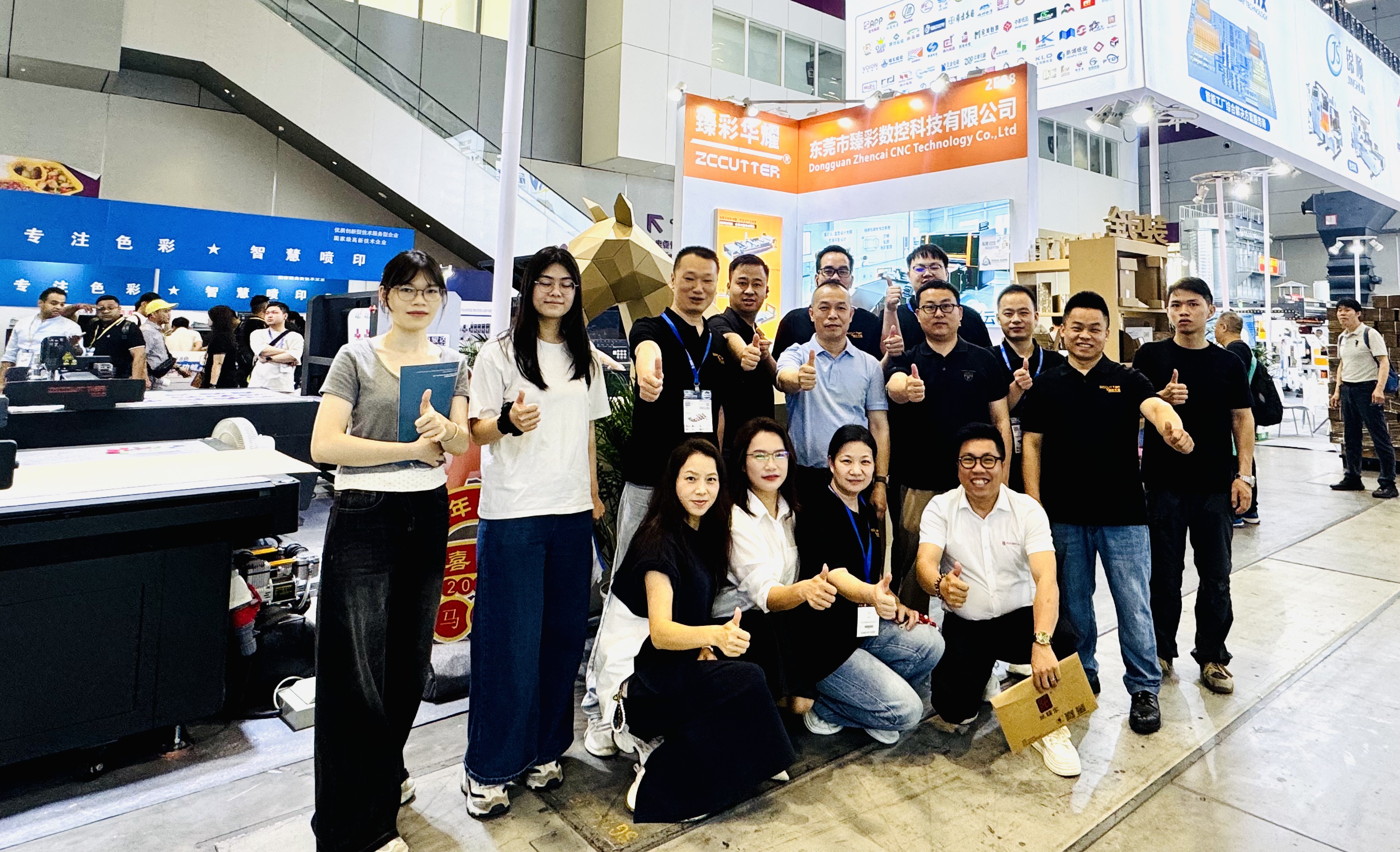 ZCCUTTER 2025-2026展会全记录：6场大会揭示包装行业数字化趋势